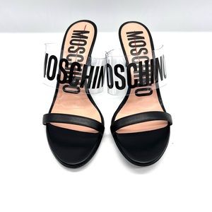 Moschino
logo-strap heeled sandal